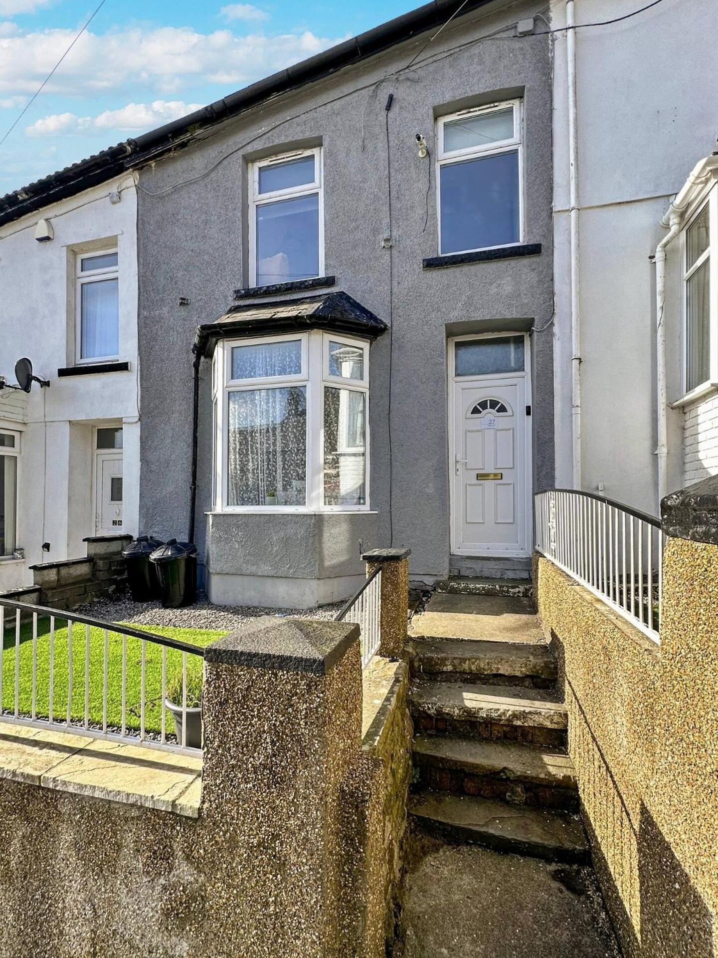 3 Bed Home In Tonypandy With Balcony View Room Llwynypia Dış mekan fotoğraf